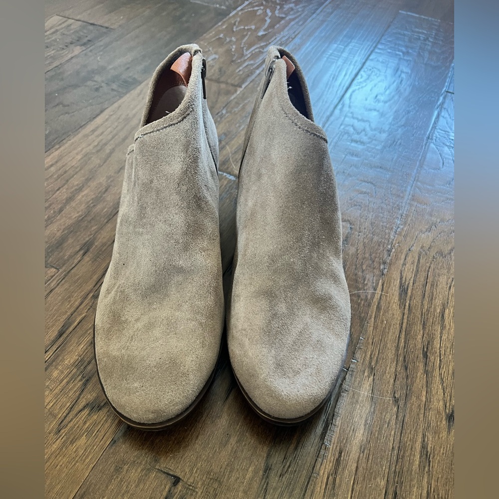 Lucky Brand Brekke Ankle Booties Suede Leather Tan Greige 12W Wide - Picture 4 of 7